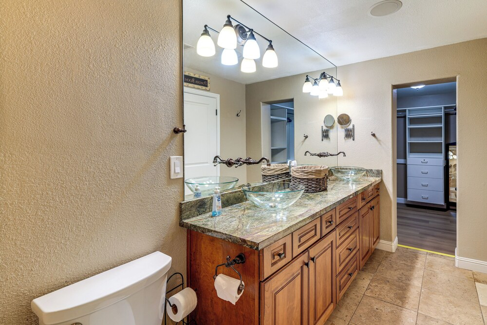 Game Room + Pet-friendly Yard! Family Phoenix Gem