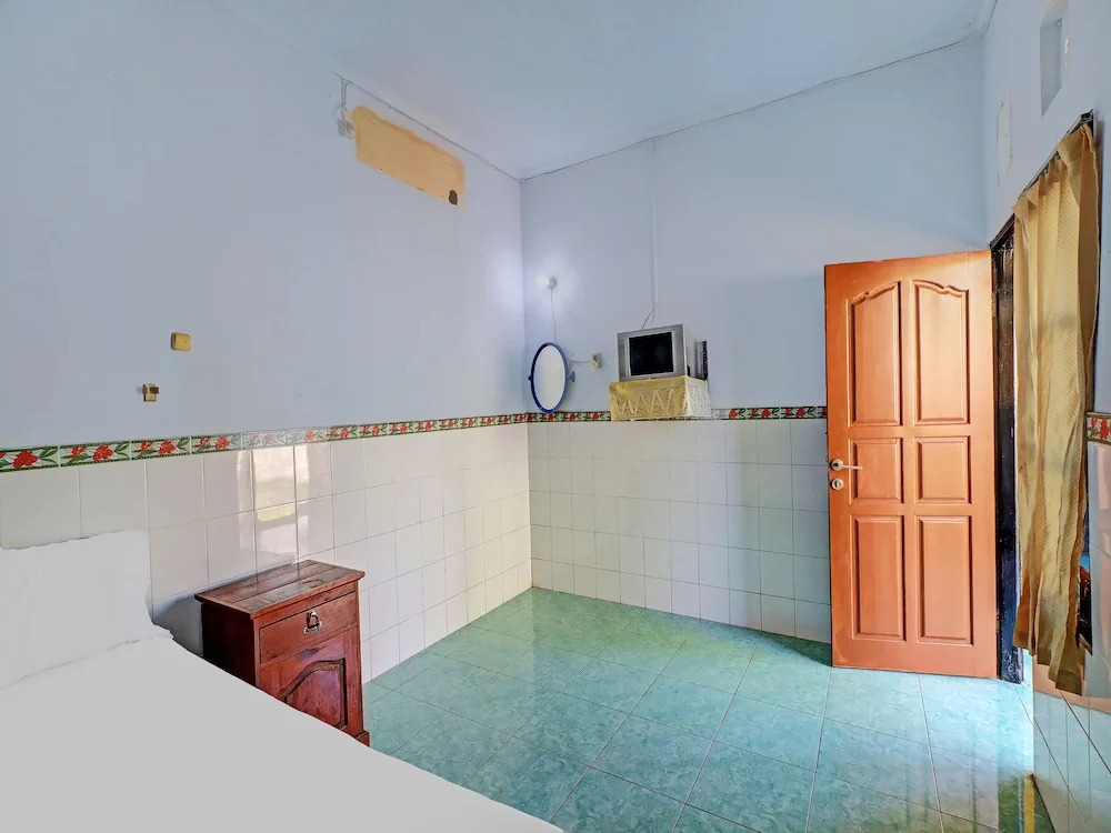 Hotel O Sekar Jagat Near Pantai Baluk Rening