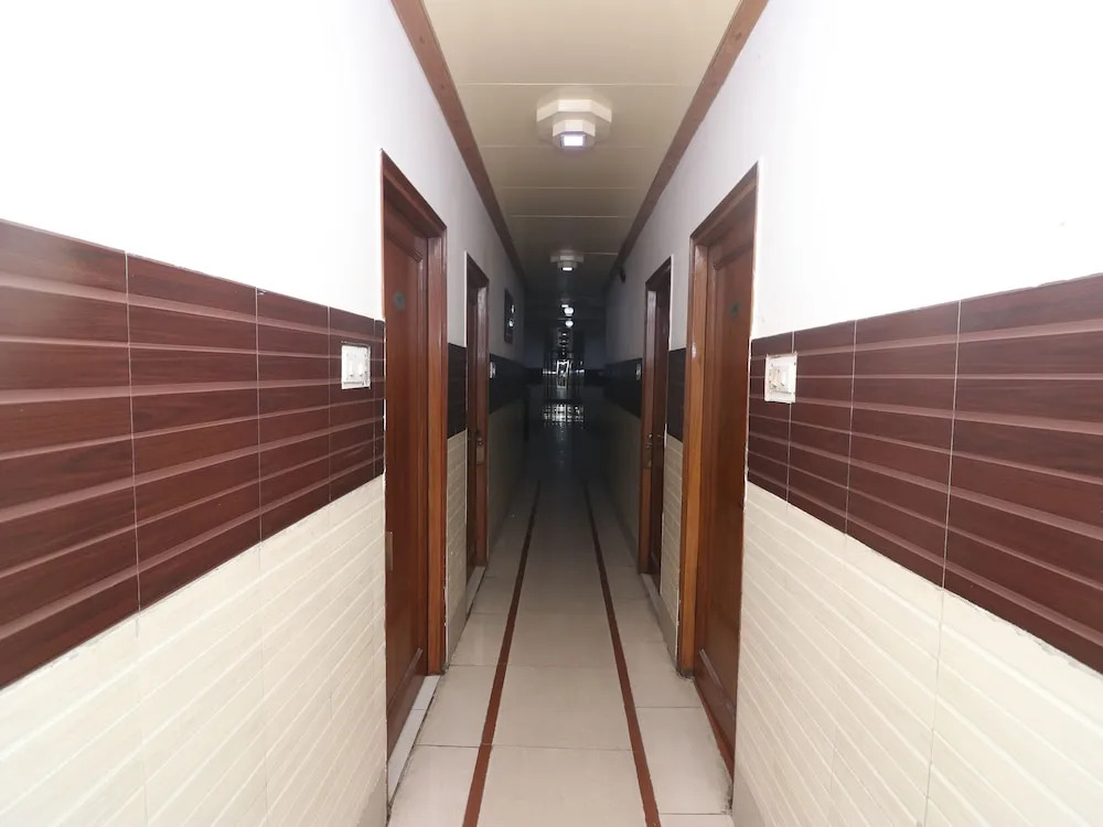 Collection O 28628 Hotel Himgiri Residency
