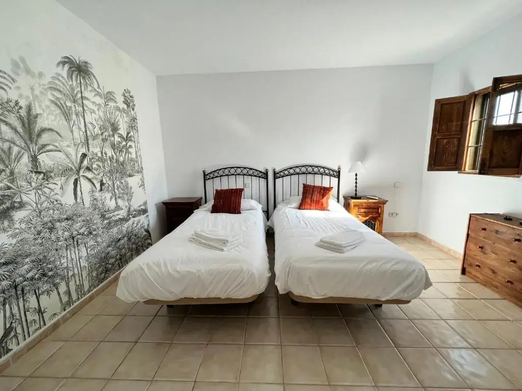 Villa 5 beds with private pool near Estepona - 5007