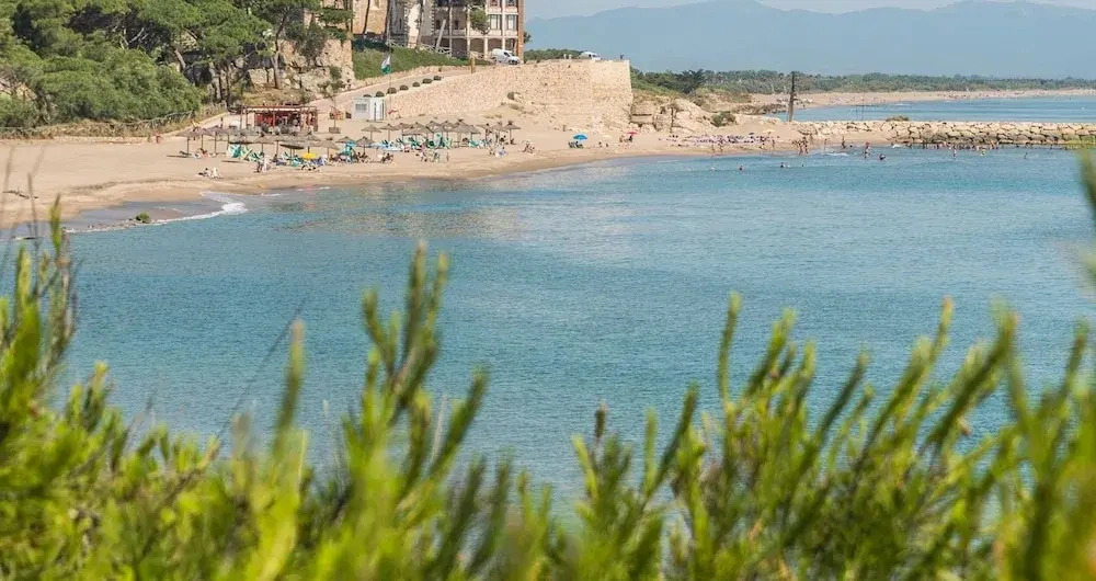 Holiday Home in Lescala Near Platja Cala Montgo