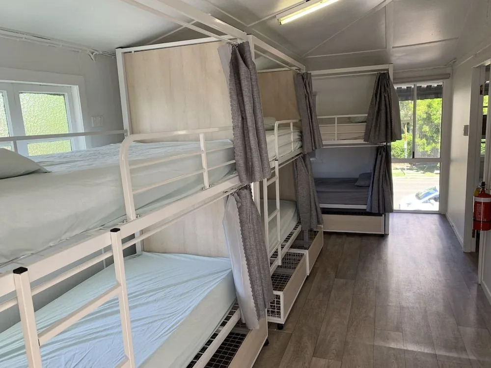 Mummas Hostel Surfers Paradise - 18 to 40 years old - Passport Only
