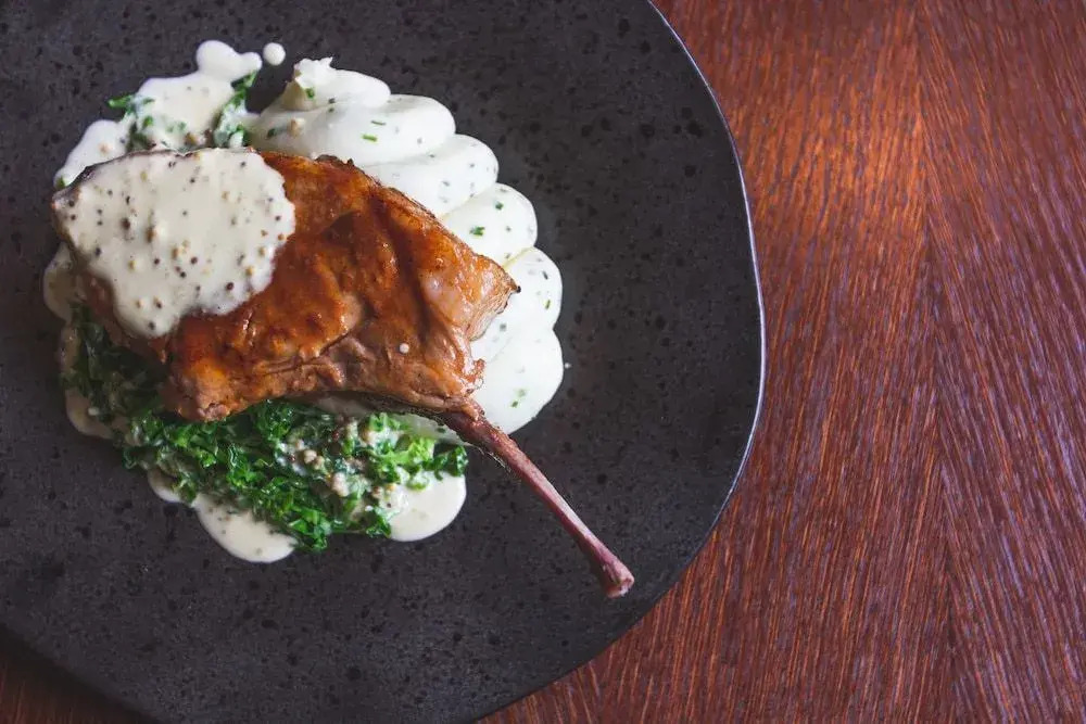 The Wheatsheaf Pub, Kitchen & Rooms