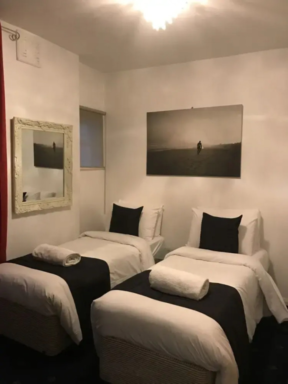 Carlton Kensington Apartments