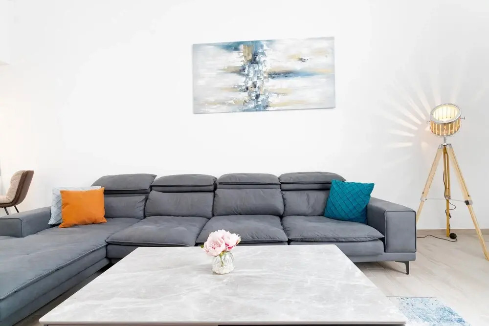 SuperHost - Tranquil Cozy Apartment in the Heart of JVC