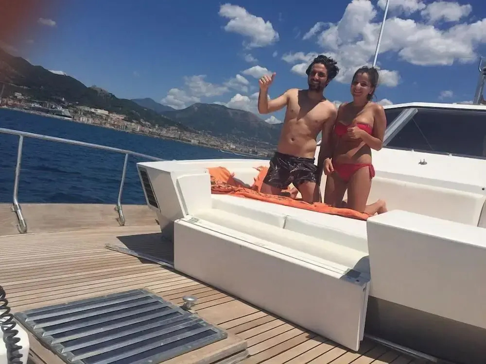 Akhir Cruise Charter
