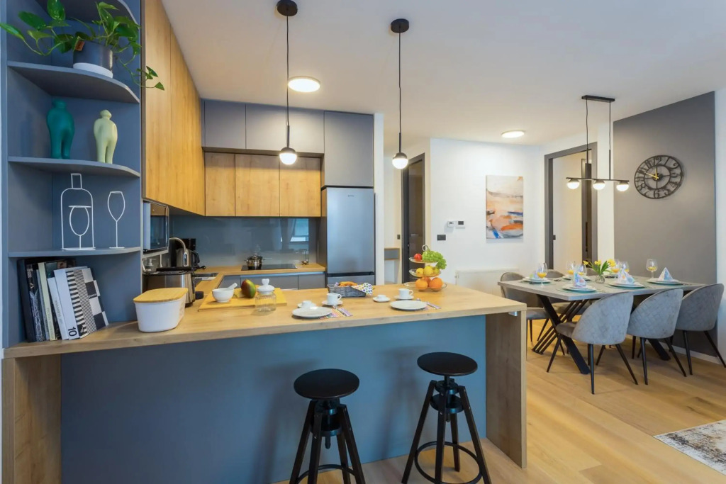 COZY and ELEGANT apartment, 3 premium bedroom with FREE private parking
