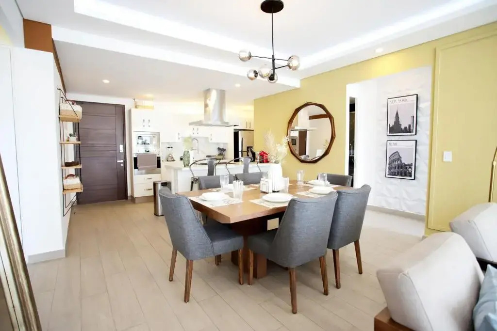 RealLuxe Stylish apartment with pool and gym