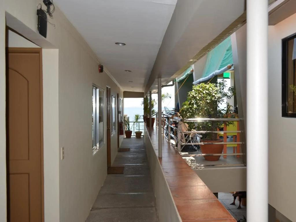 Amanente'z Beach Front Resort