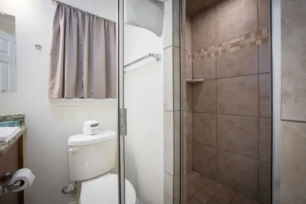 Waterwheel Hideaway - Cozy Condo for 6 With Resort-style Amenities