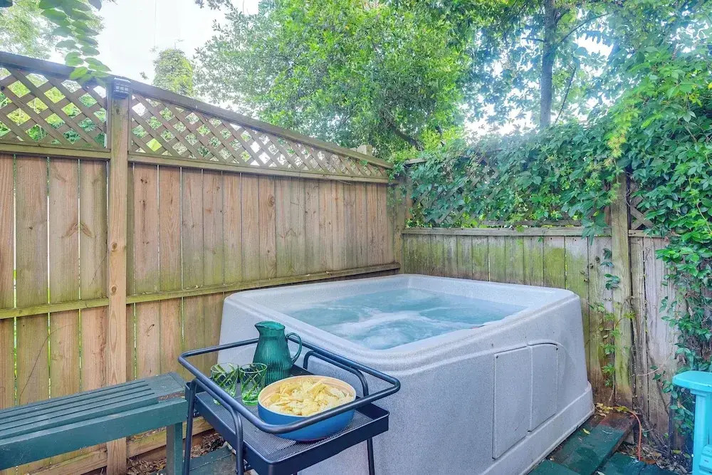 Private Spa & Seawall: Dog-friendly Galveston Gem