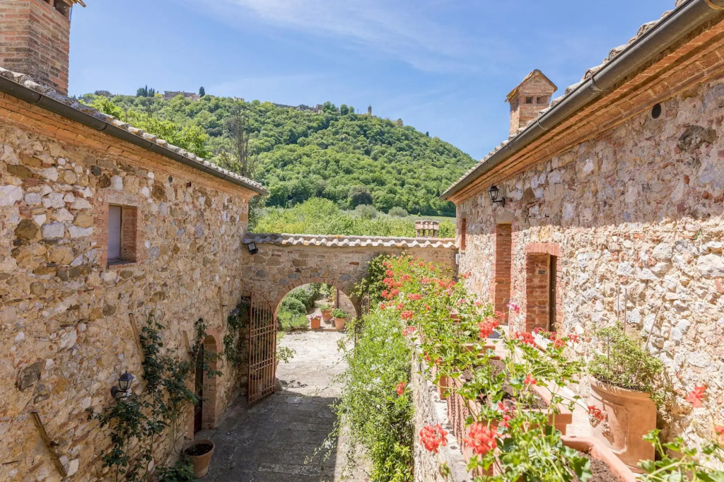 PODERE PRATOVECCHIO 14&2, Emma Villas