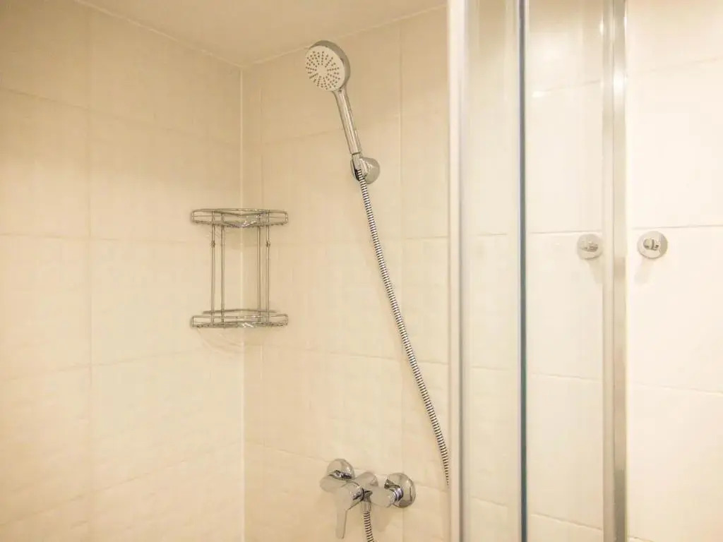 Goldcentral Apartments - Stylish Apartments - Wine Tasting Access