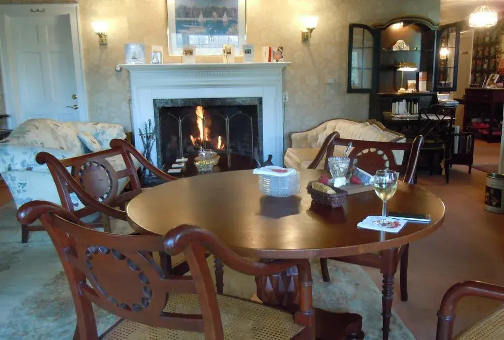 Tidewater Inn