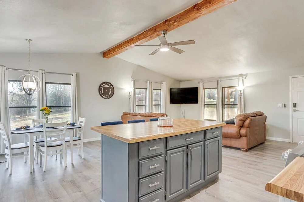 Lakefront Rogers Retreat w/ Grill & Spacious Deck
