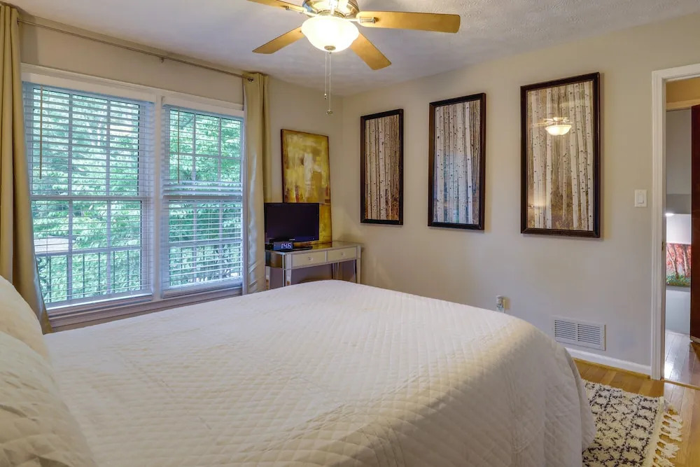 Near Hospitals: Convenient Atlanta Vacation Rental