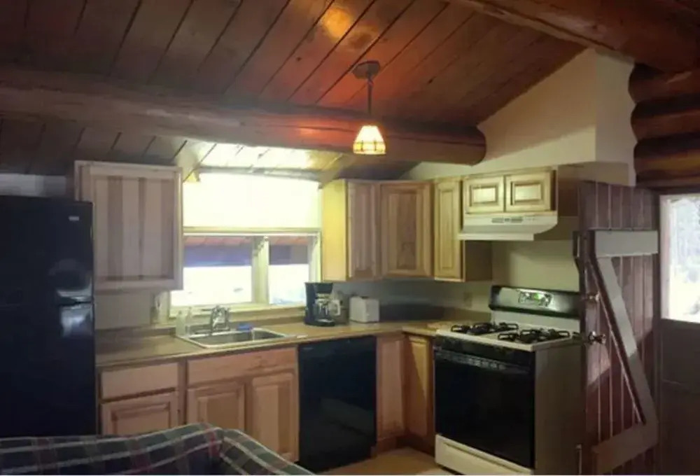 Daniels Lake Lodge B&B