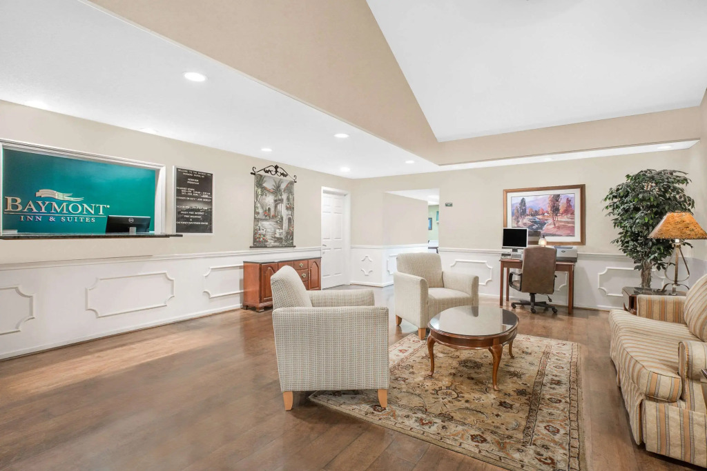 Brentwood Inn & Suites