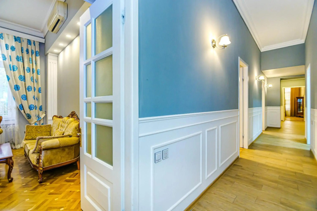 Targovu 5 Room DeLuxe Apartment