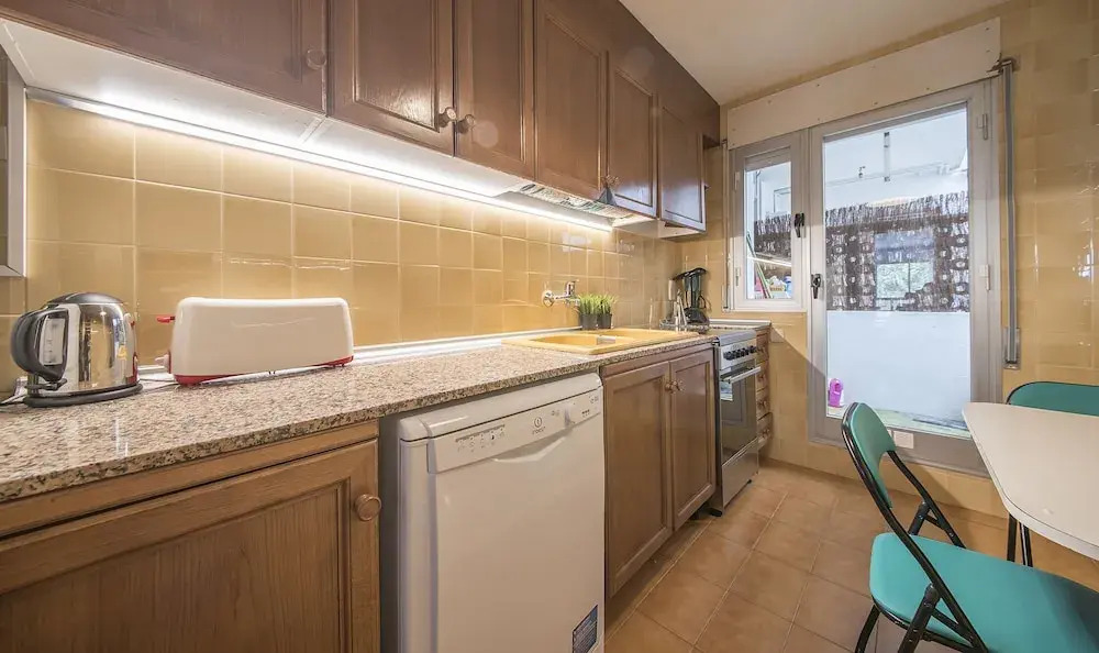 Ampolla Apartment TVL 18