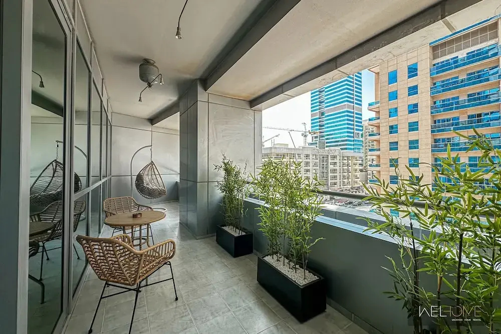 WelHome - Mesmerizing 1BR Apartment in Damac Waves A