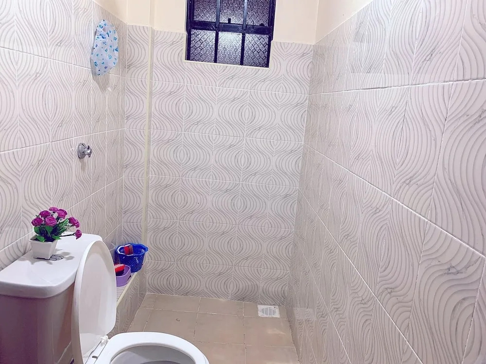 Lux Suites Polytech Court Apartments