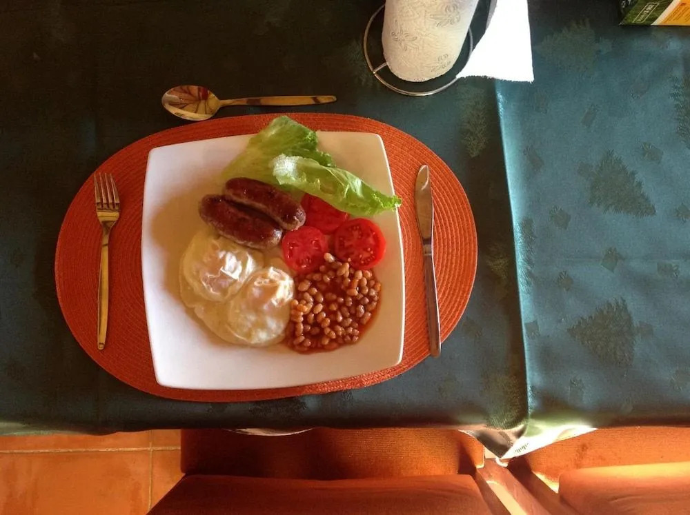 Lynn's Guest House