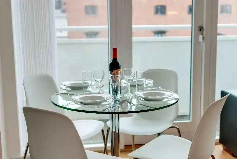 Base Serviced Apartments - The Docks