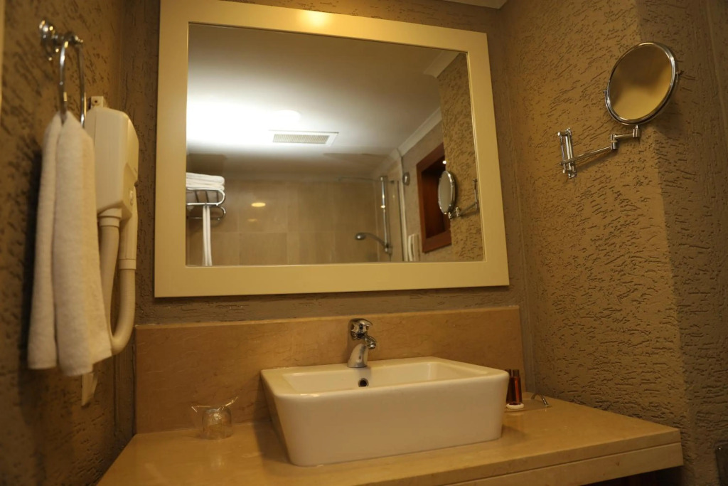 Курорт Meder Resort Hotel