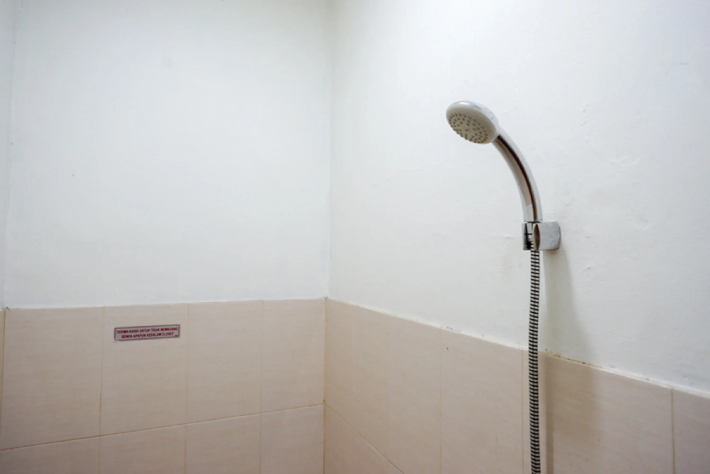 RedDoorz near Living Plaza Purwokerto
