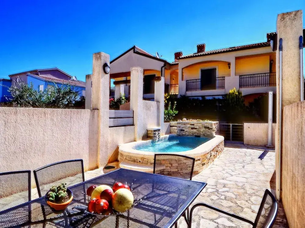Villa in Banjole Near Crystal Clear Sea