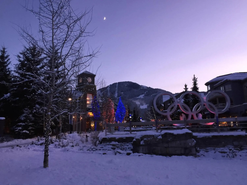 Beautifully Renovated, Fantastic Views Ski in out 3 Beds - Mountain Star