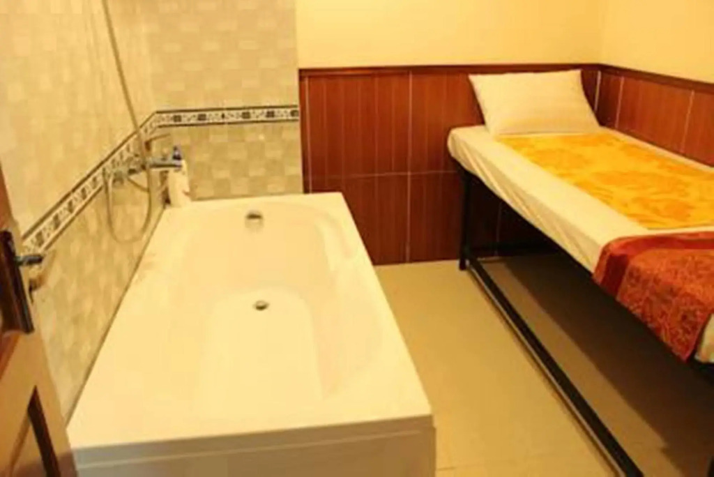 Truong Son Tung 2 Hotel