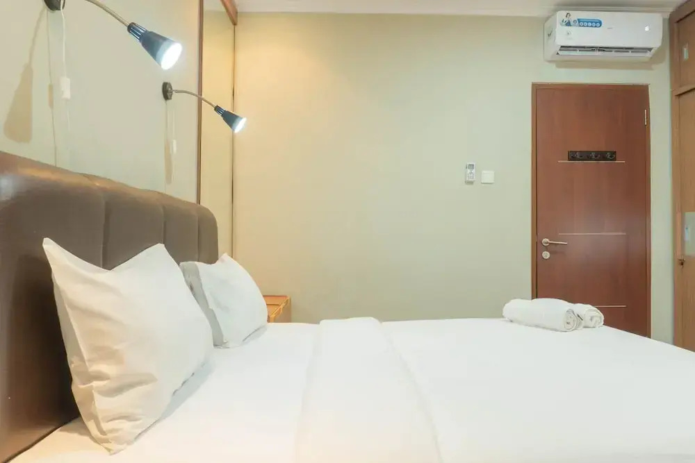 Comfy 1BR at Green Central City Apartment near Glodok