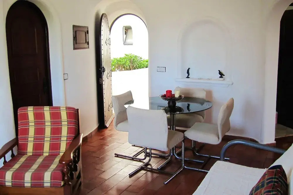 Apartment with 2 Bedrooms in Porches, with Furnished Balcony And Wifi