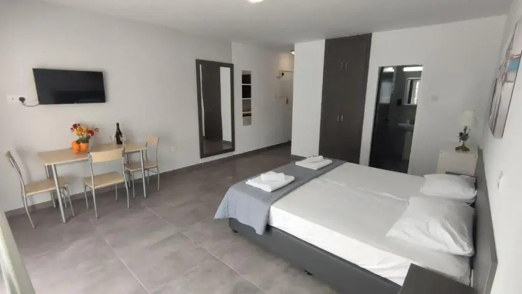 Nissi avenue studio