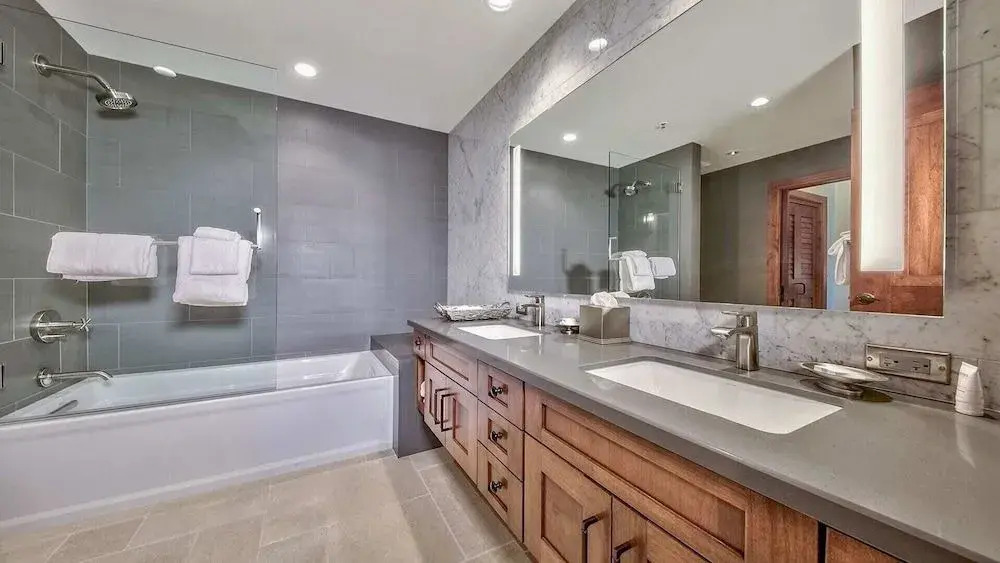Luxury Residence - Gondola across the Street 2 Bedroom Condo by RedAwning