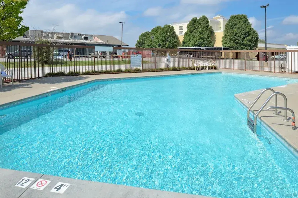 New Victorian Inn & Suites