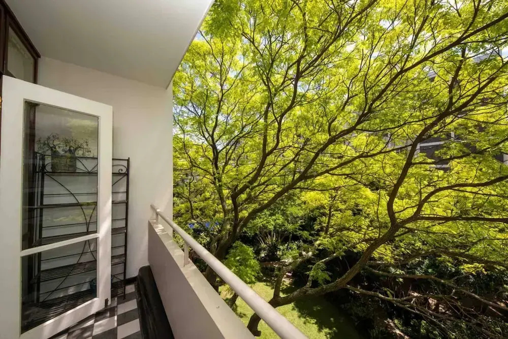 Central Urban Oasis With Garden View & Swimming Pool