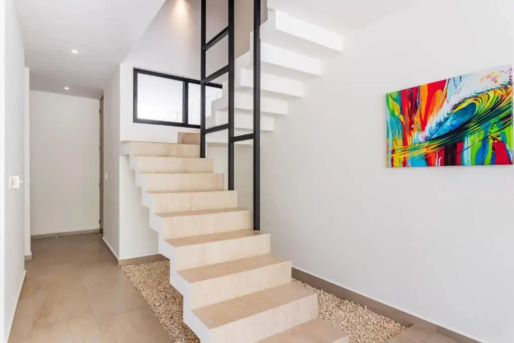 Entire House- 3BR with Private Roof Top Deck