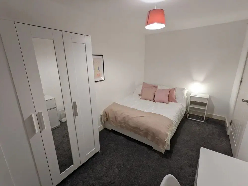 Beautiful and Spacious 4 Bedroom Home Armley Leeds