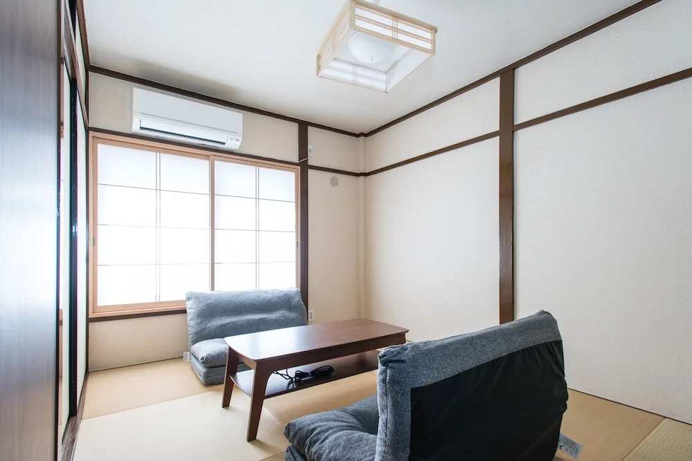 YUYU House - Imazado Anywhere Door
