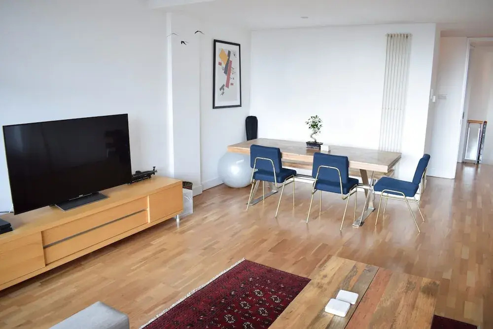 2 Bed Shoreditch Flat