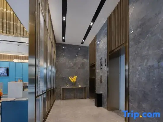 M Designer Hotel (Chengdu International Trade City Branch)