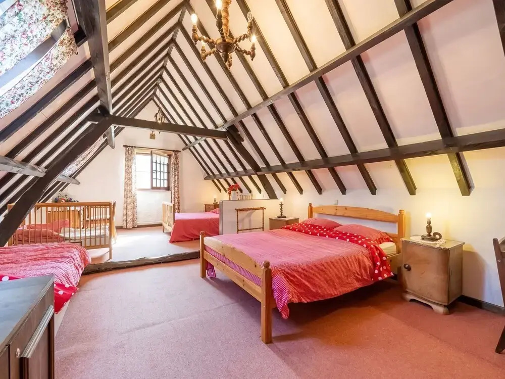 Farmhouse in Beveren near Beach & Garden