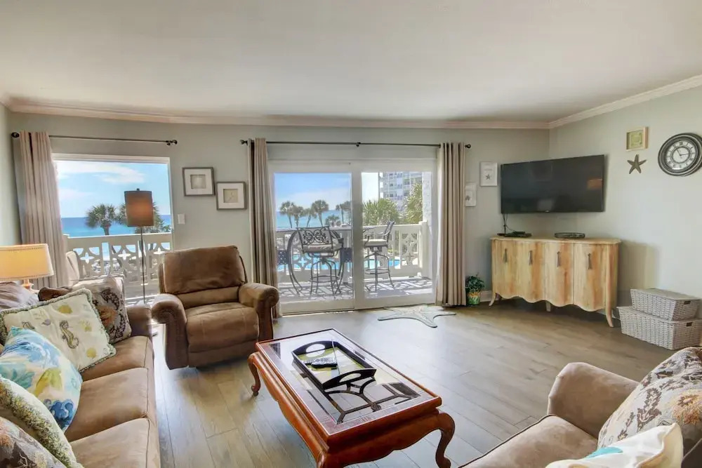 334 El Matador 1 Bedroom Condo by RedAwning