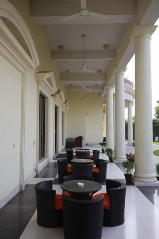 DLF Club 3