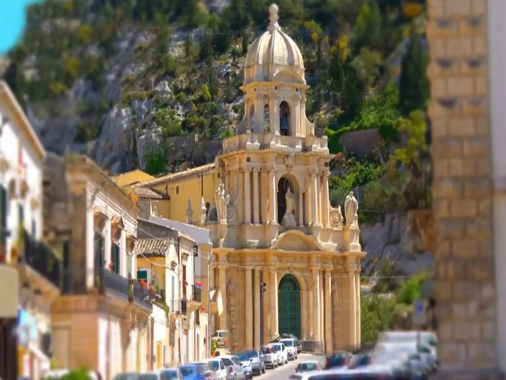 Appealing holiday home in Modica with shared garden