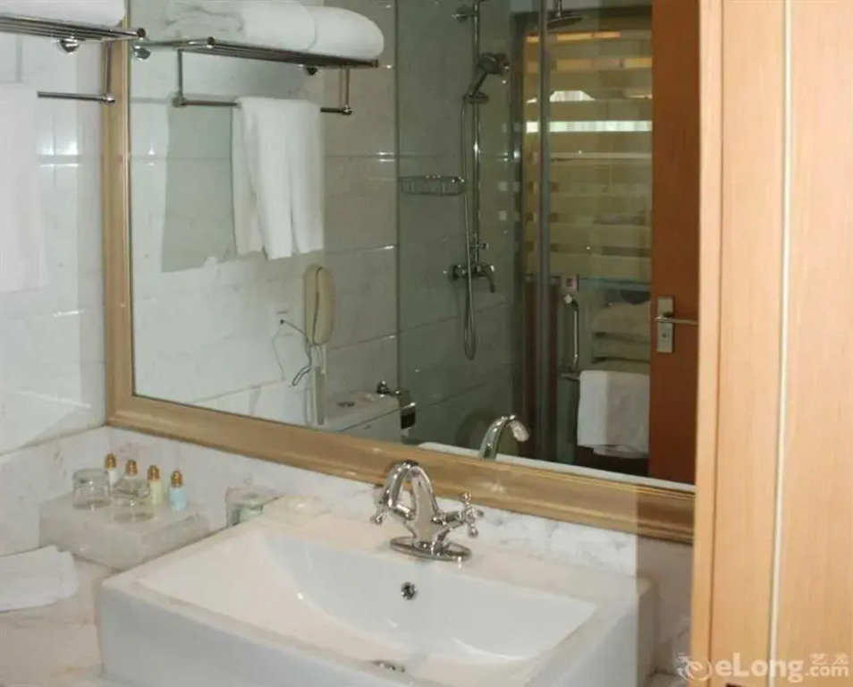 Chengdu Carmen Hotel