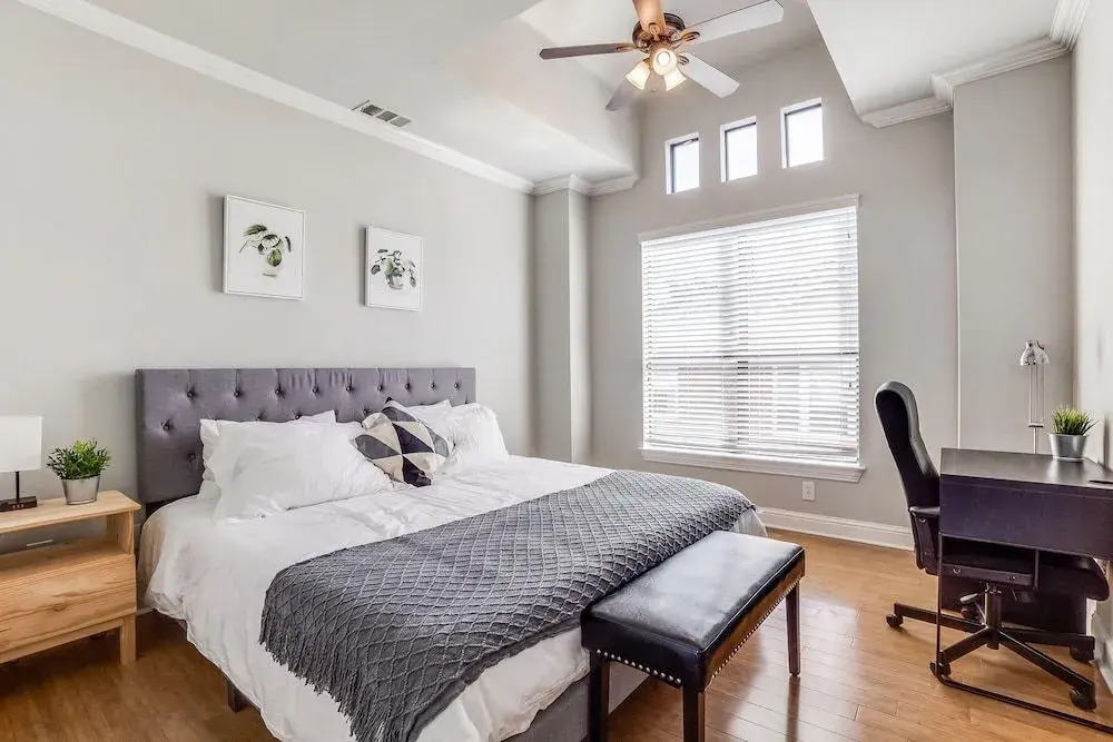 Gorgeous Oak Lawn Townhouse KING BEDS